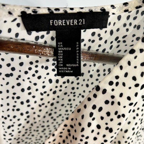 Forever 21 Polka Dot Romper Size Small - Picture 6 of 8